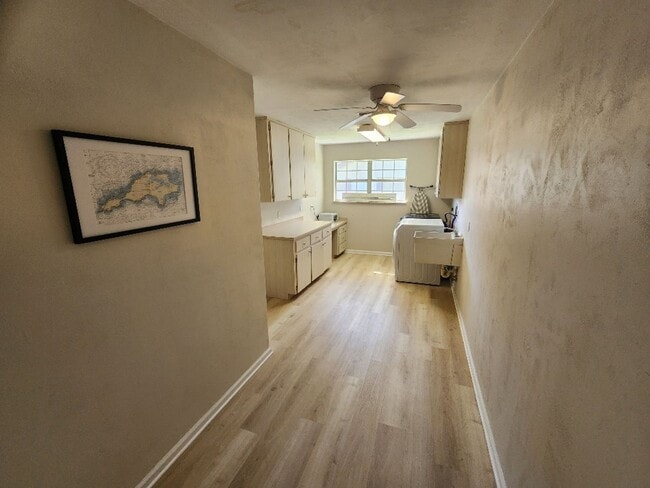 Building Photo - Gorgeous Hidden Lakes 3/2/2 Home