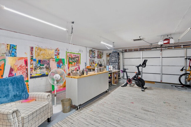 Building Photo - 3218 Ibis St