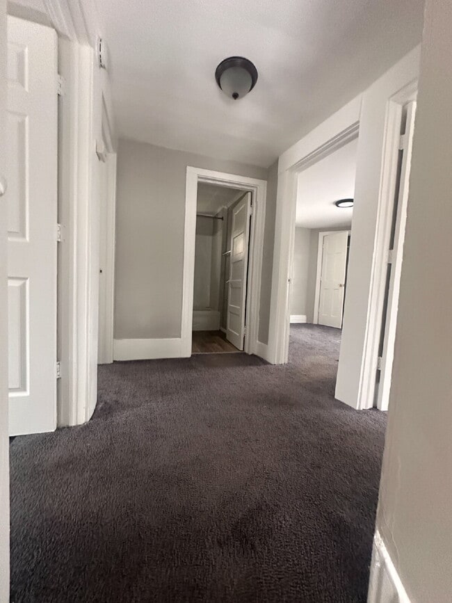 Building Photo - Beautiful 4-bedroom townhome!