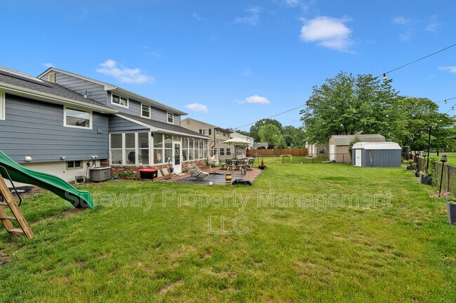 Building Photo - 46 Evergreen Ln