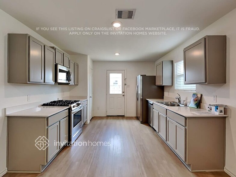 Building Photo - 24110 Mustang Run Dr