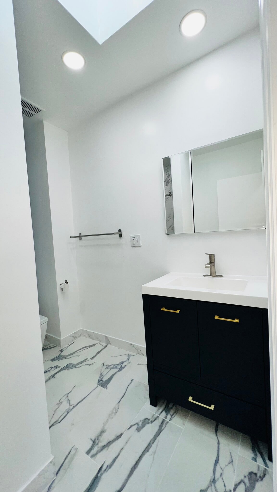Bathroom vanity - 5406 Kennedy Blvd W