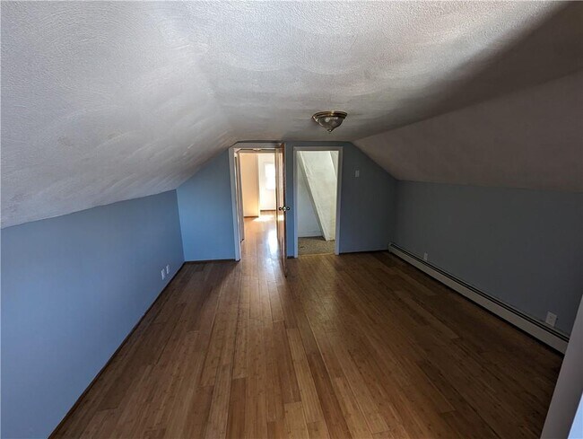 Building Photo - 61 Utton Ave