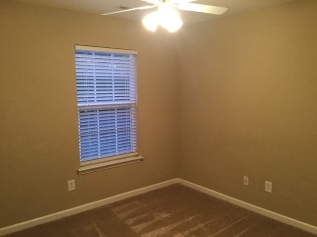 Building Photo - 887 Jennifer Lane