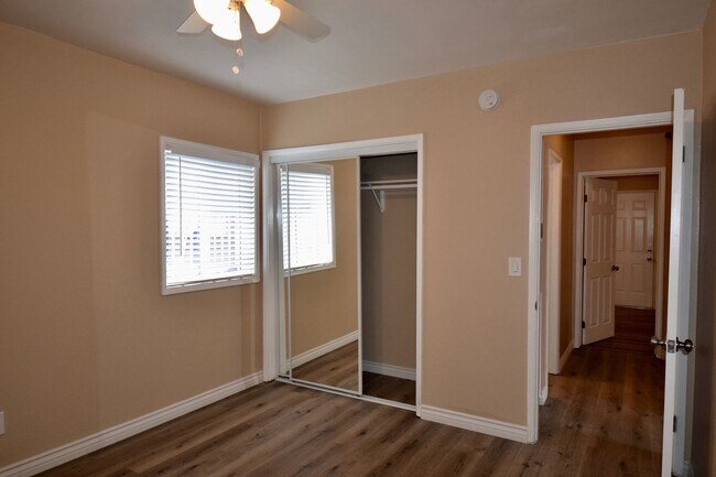 Building Photo - 4426 Oregon St