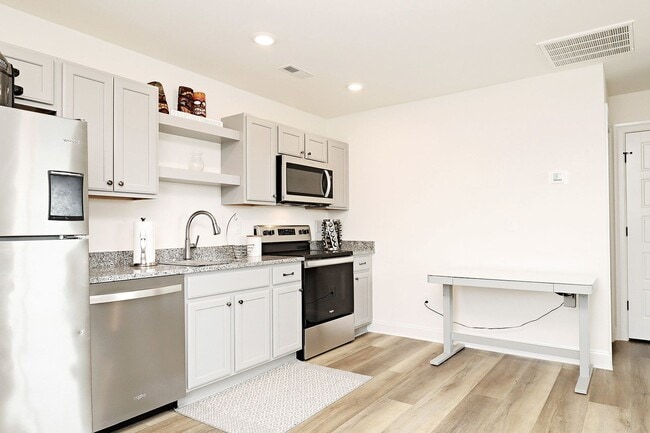 Building Photo - Pet-Friendly Studio Apartment in Desirable...