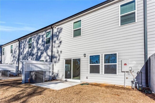 Building Photo - 1645 Villageside Ct