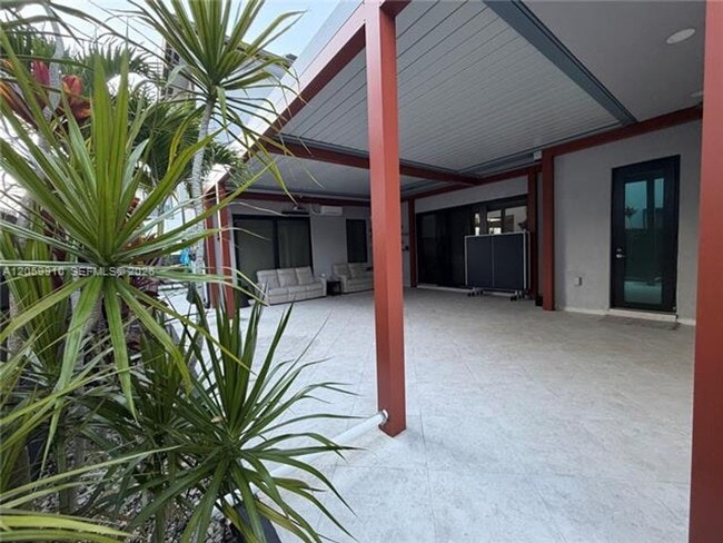 Building Photo - 13661 SW 160th Ct