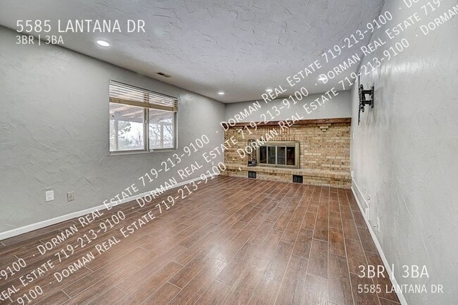 Building Photo - 5585 Lantana Dr