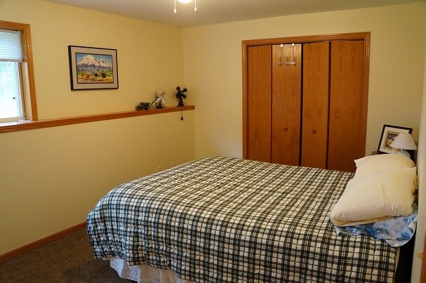 Building Photo - 3705-3707 Valley View Pl