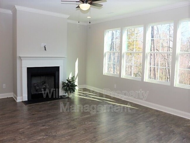 Building Photo - 904 Laurel Gate Dr