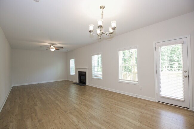 Building Photo - 1170 Camellia Dr