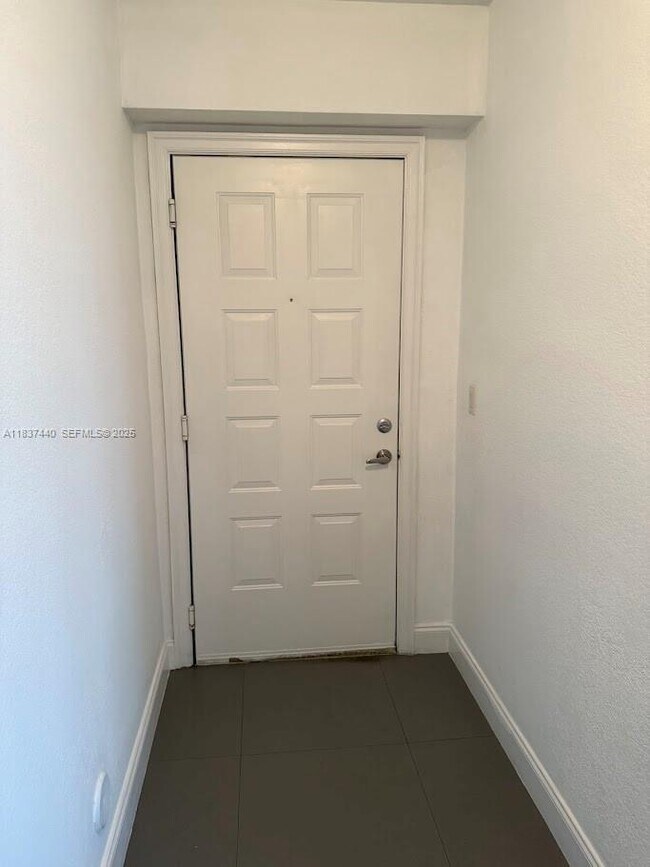 Building Photo - 1830 Radius Dr