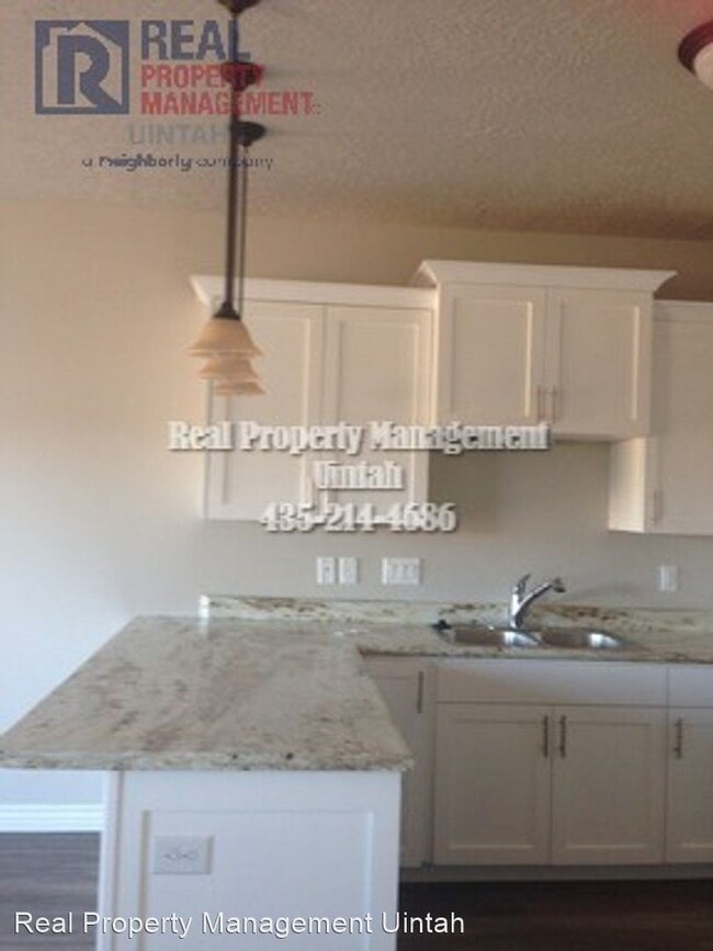 Building Photo - 3 br, 2.5 bath House - 431 E Red Fox Lane