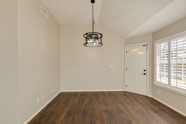 Building Photo - 4314 E Juanita Ave