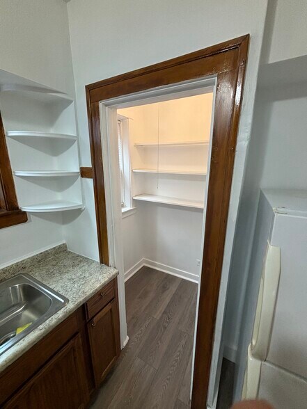 Building Photo - 7935 S Ellis Ave