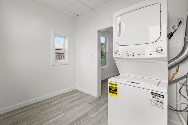 Building Photo - 81 Hoff St