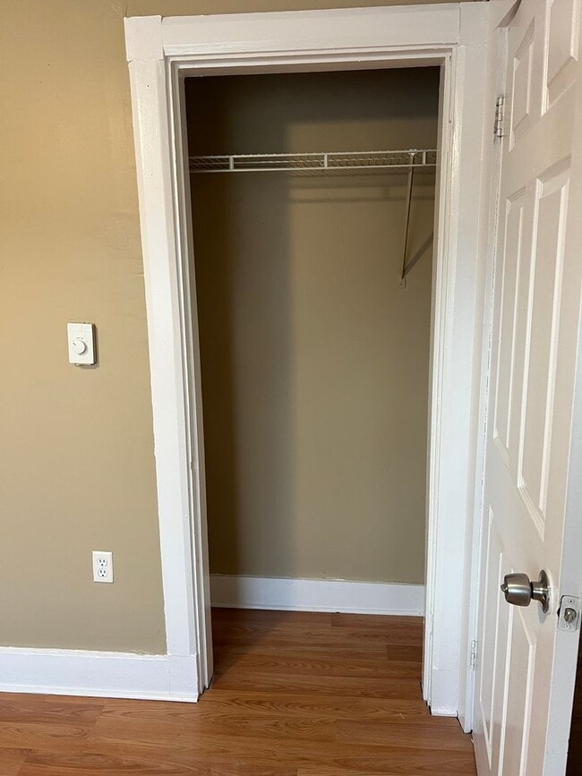 Building Photo - 21 Spruce St