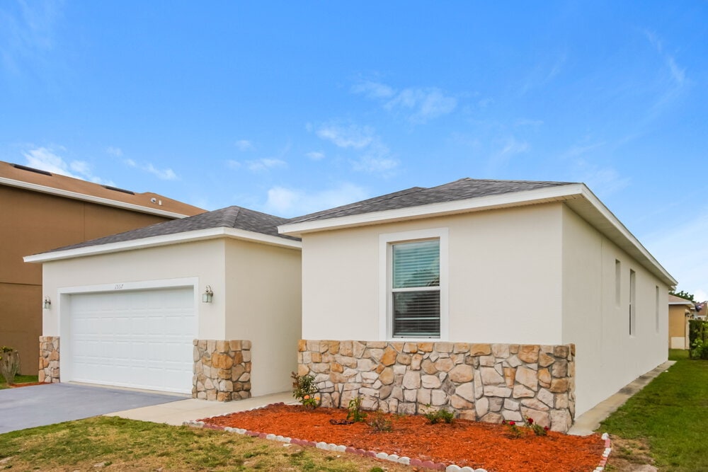 Building Photo - 1557 Regent Ct