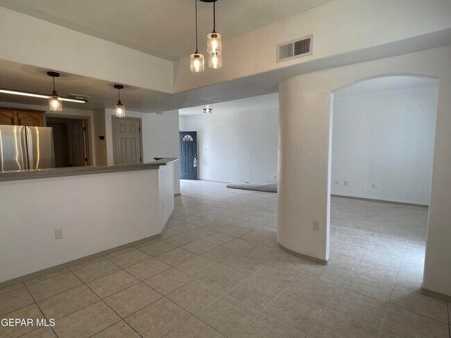 Building Photo - 12325 Tierra Arena Dr