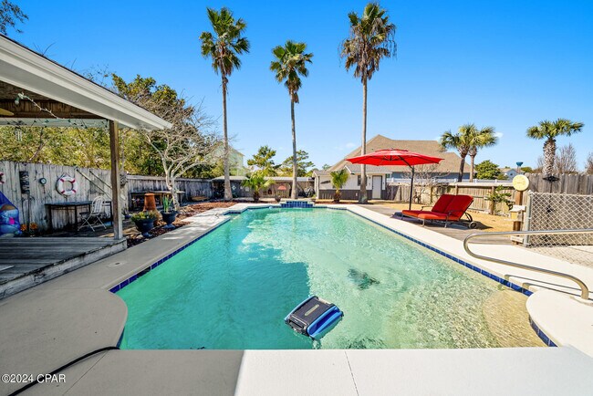 Building Photo - 412 Lantana St