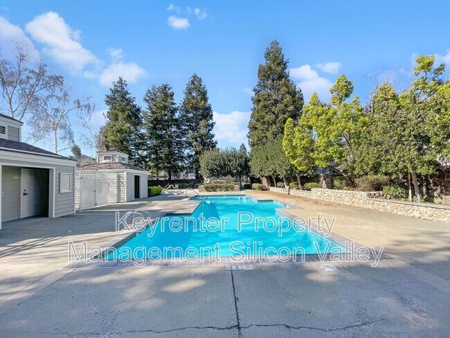 Building Photo - 1889 Kobuk Valley Common