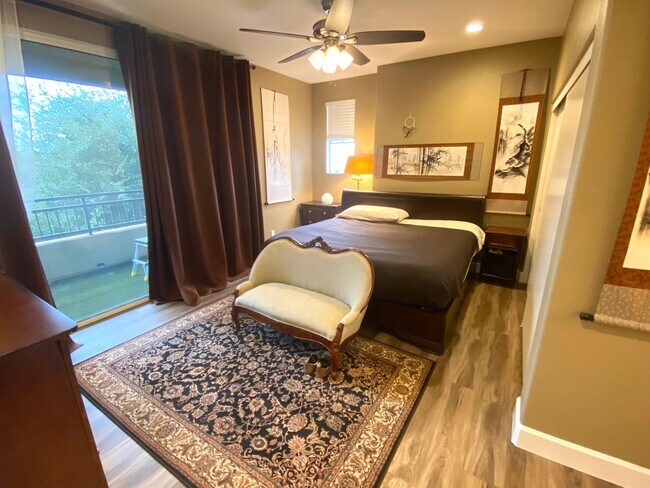 Building Photo - 1875 Baudouin Pl