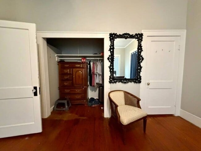 Building Photo - 102 Mulberry St