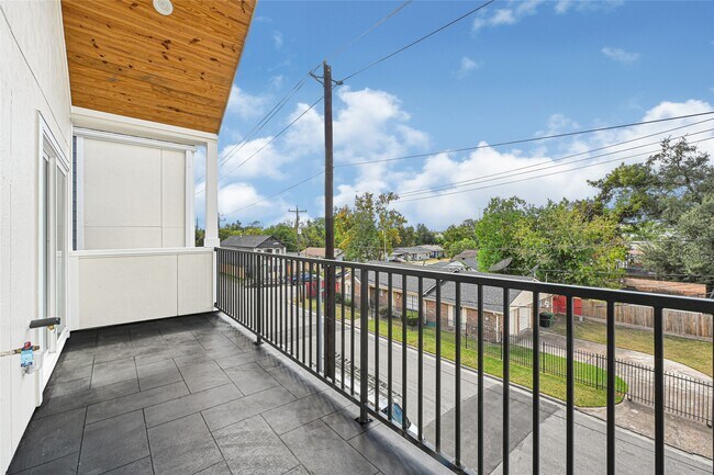 Building Photo - 3808 Yale St