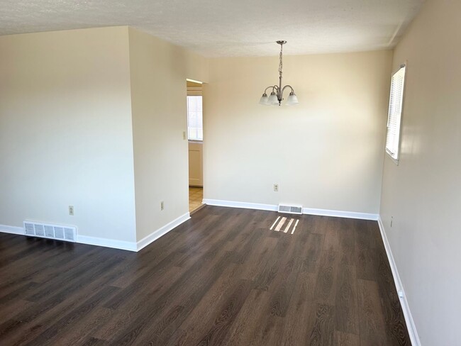 Building Photo - Mt Tabor ranch home with basement      250502