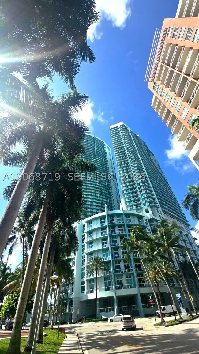 Building Photo - 1900 N Bayshore Dr