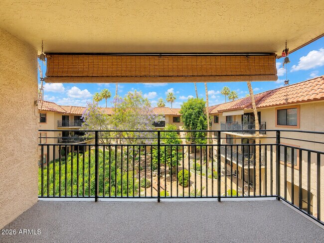 Building Photo - 10330 W Thunderbird Blvd