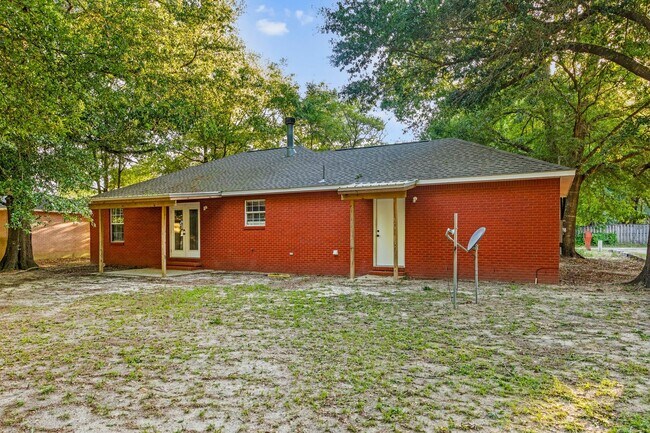 Building Photo - 502 Hyde Park Dr