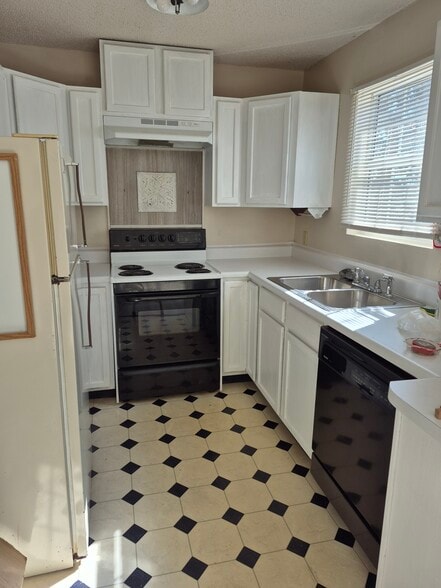 Building Photo - 133 Elizabeth Dr