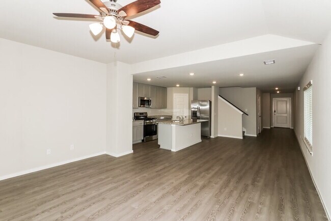 Building Photo - 17335 Ridge Dr