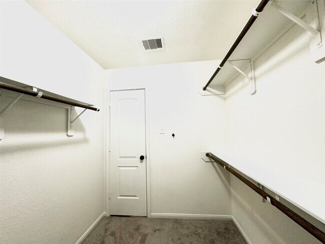 Building Photo - 15218 Loys Coves Ct