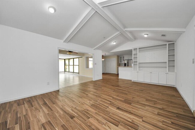 Building Photo - 5715 Braesvalley Dr