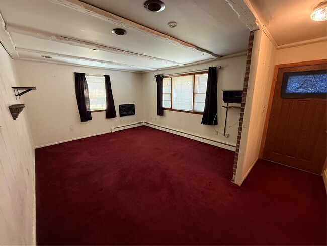 Building Photo - 209 River Ave