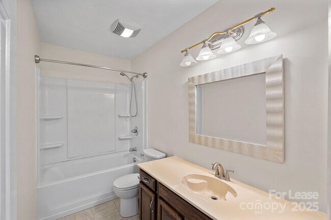 Building Photo - 7117 Kinsmore Ln