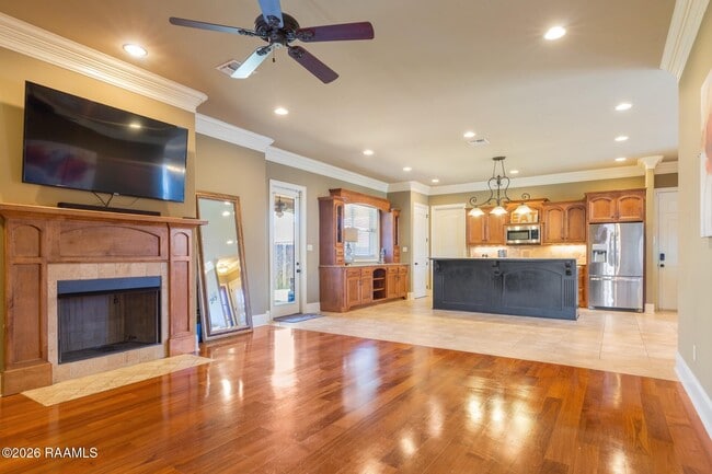 Building Photo - 814 Flambant Dr