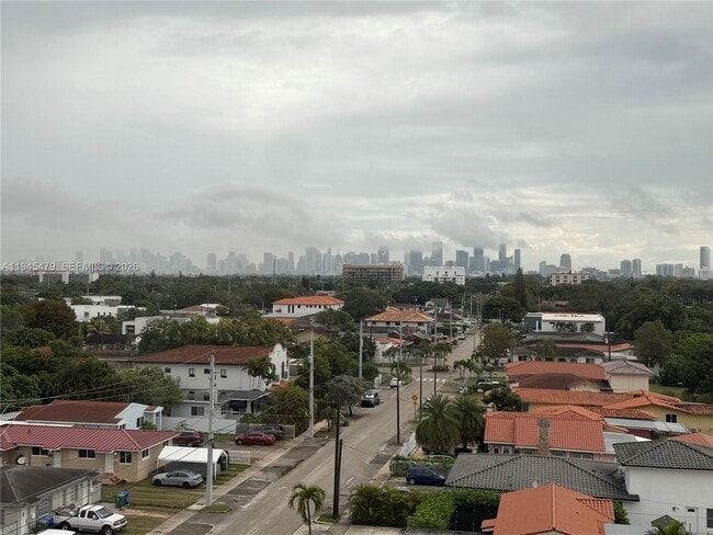 Building Photo - 1801 SW 32nd Ave