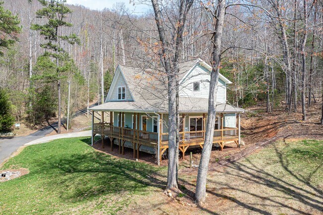 Building Photo - East AVL - Contemporary Farmhouse on Large Wooded Lot