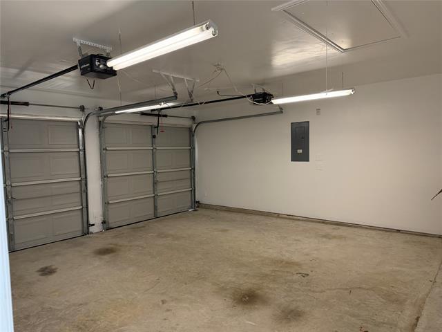 Building Photo - 523 Hilltop Dr