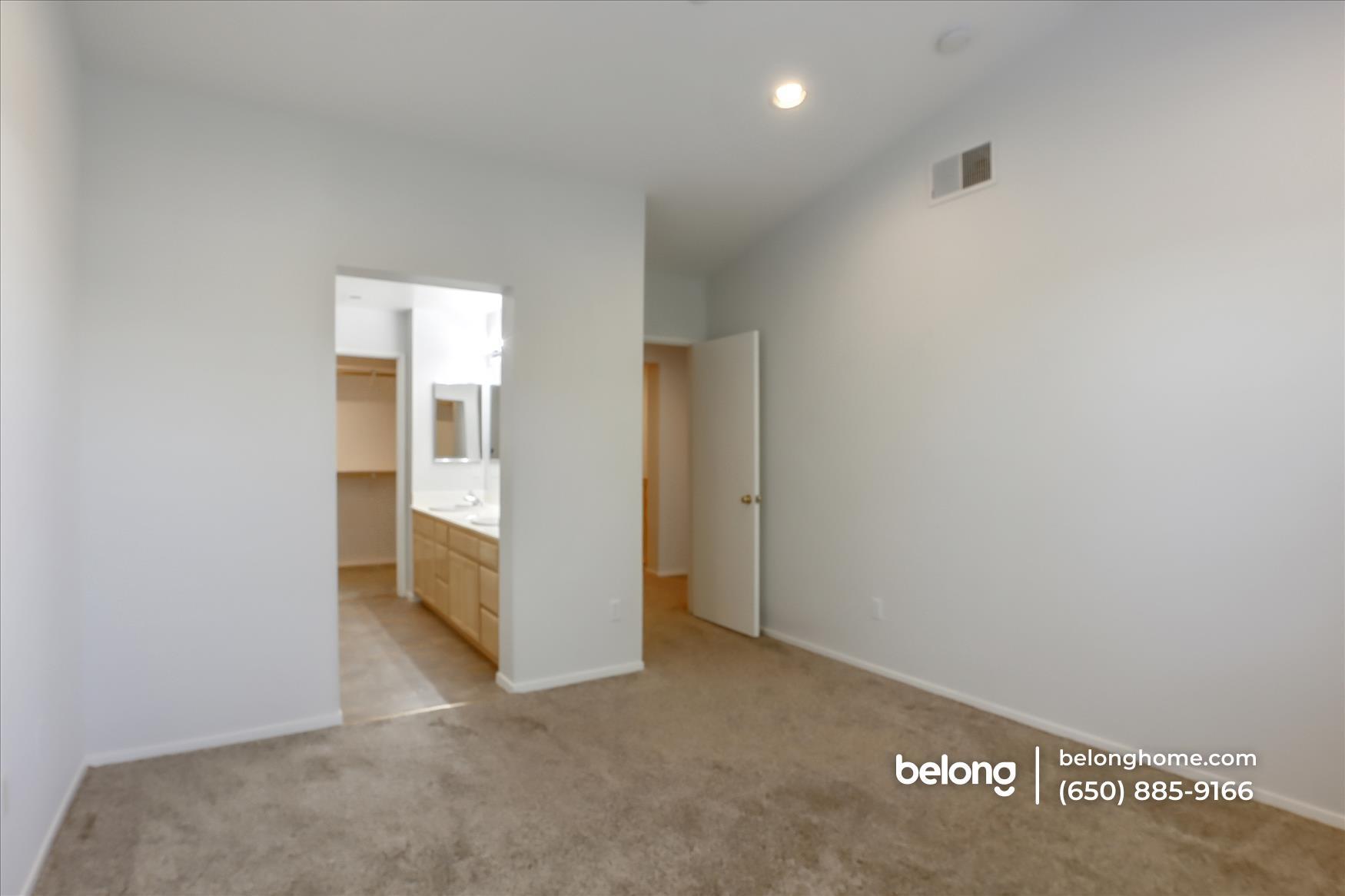 Building Photo - 292 Wildrose Common