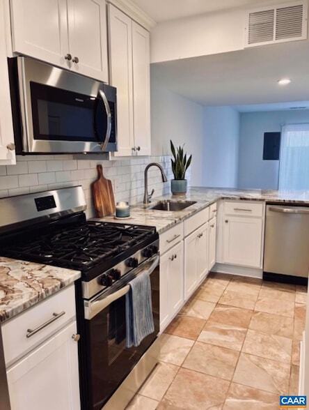 Building Photo - 210 Saponi Ln
