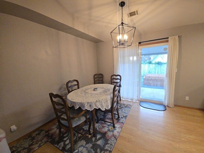 Building Photo - Pet friendly! 3DB/2BA Fortuna home on quiet road!