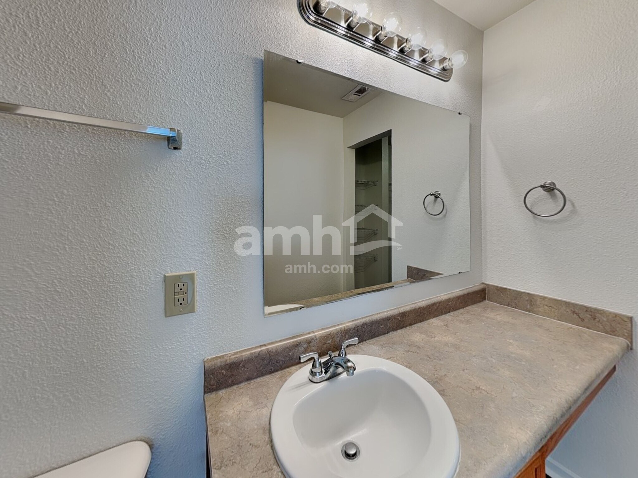 Building Photo - 10155 Cumberland Pointe Blvd