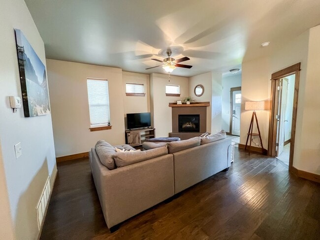 Building Photo - Charming Downtown Retreat: A Unique Blend of Urban Living and Montana Charm in Bozeman
