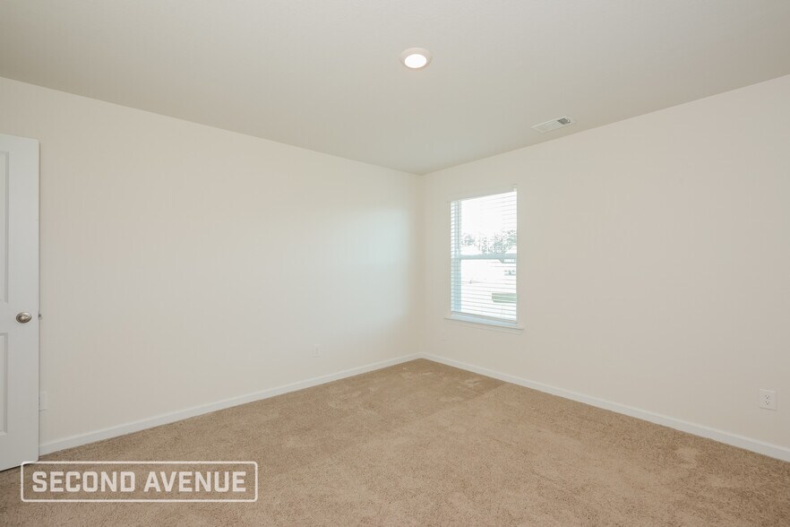 Building Photo - 726 Woody Dr