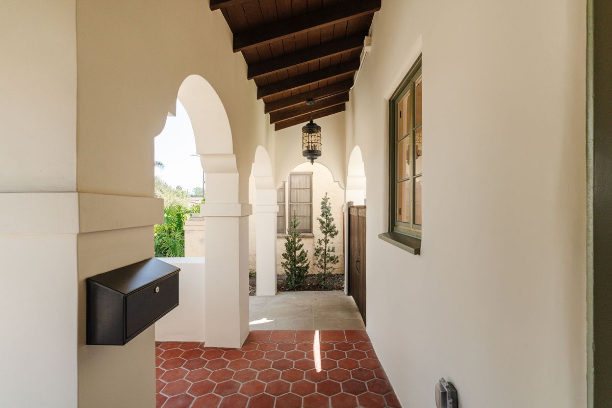 Building Photo - 1739 S Ogden Dr